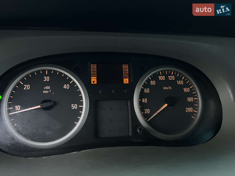 Минивэн Opel Vivaro 2007 в Новояворовске