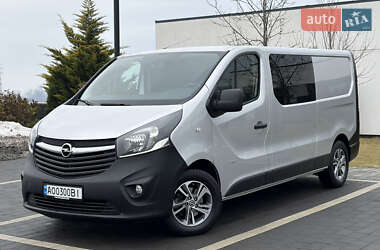 Вантажопасажирський фургон Opel Vivaro 2017 в Мукачевому