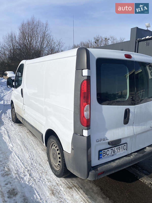 Грузовой фургон Opel Vivaro 2013 в Львове