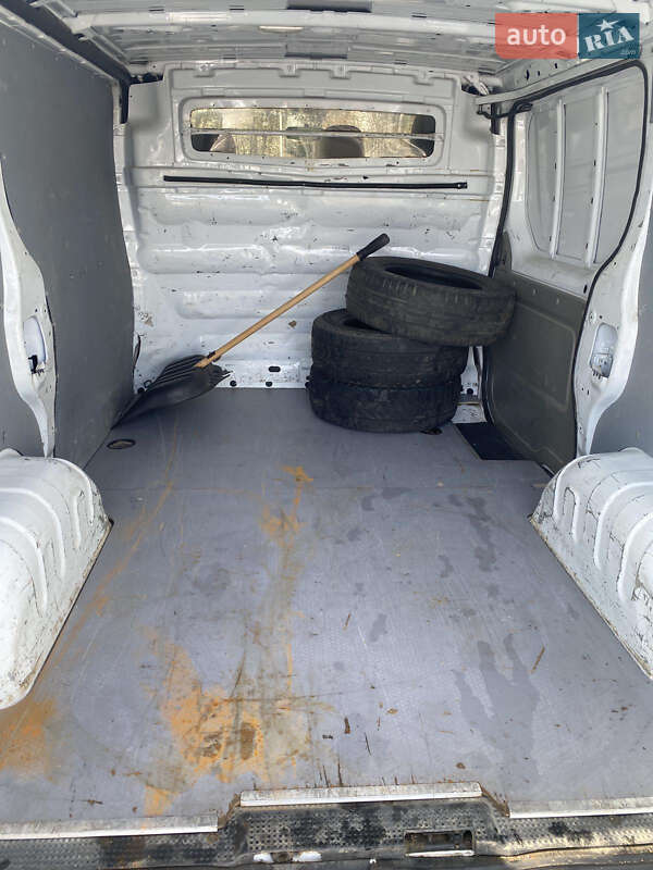 Грузовой фургон Opel Vivaro 2013 в Львове