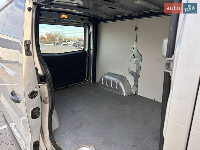 Грузовой фургон Opel Vivaro 2017 в Вышгороде