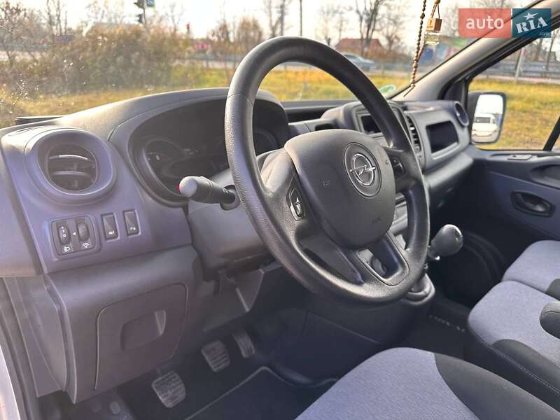Грузовой фургон Opel Vivaro 2017 в Вышгороде