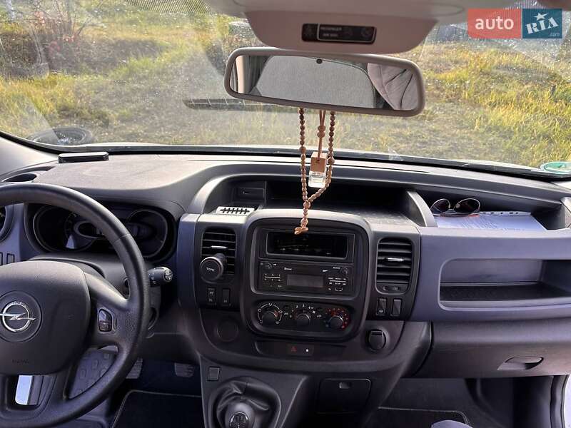 Грузовой фургон Opel Vivaro 2017 в Вышгороде