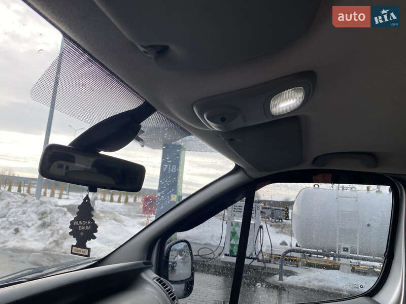 Минивэн Opel Vivaro 2007 в Луцке фото 21 Минивэн Opel Vivaro 2007 в Луцке