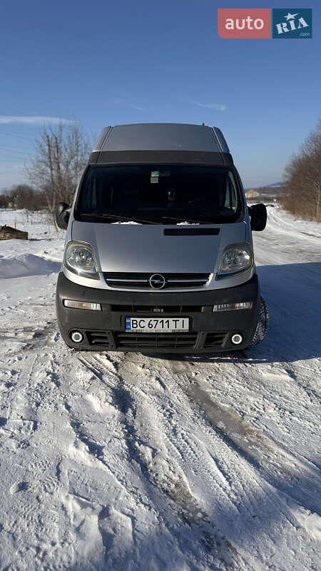 Opel Vivaro 2005