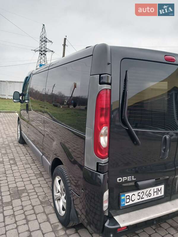 Минивэн Opel Vivaro 2009 в Мостиске