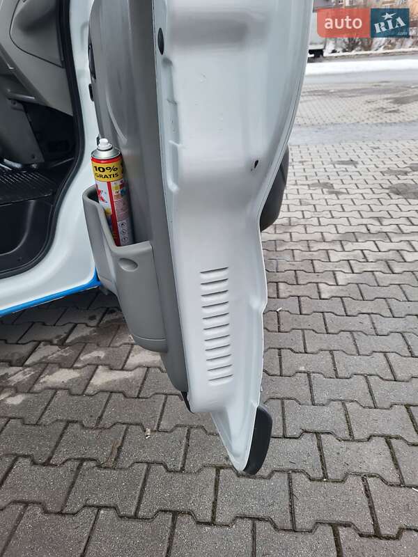 Грузопассажирский фургон Opel Vivaro 2011 в Хмельницком фото 52 Грузопассажирский фургон Opel Vivaro 2011 в Хмельницком