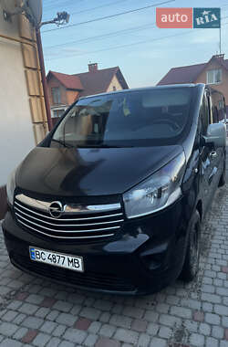 Грузопассажирский фургон Opel Vivaro 2016 в Городке