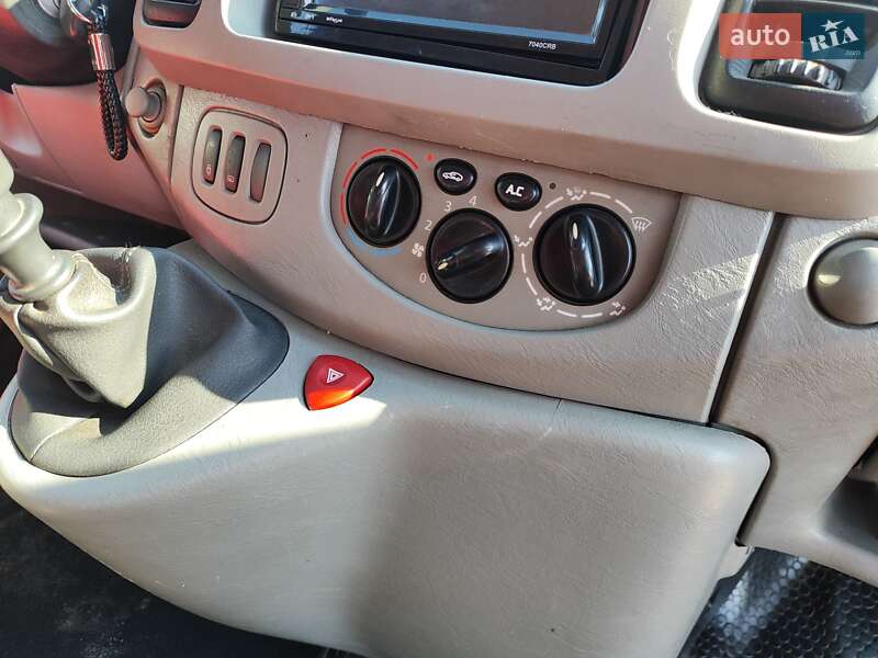 Минивэн Opel Vivaro 2006 в Шептицькому