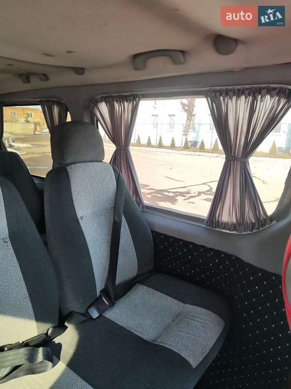 Минивэн Opel Vivaro 2006 в Шептицькому
