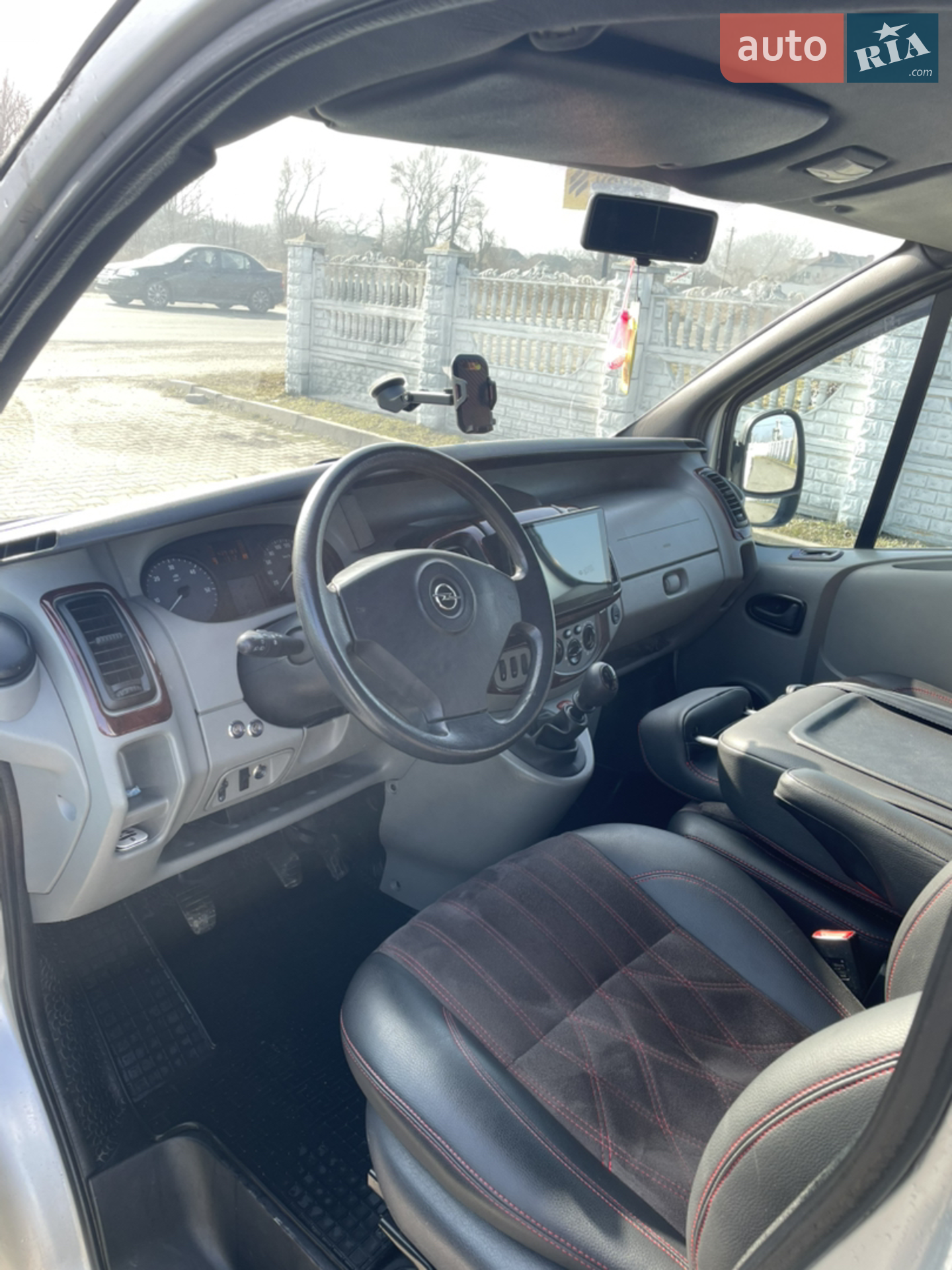 2010 Opel Vivaro - мініатюра 12