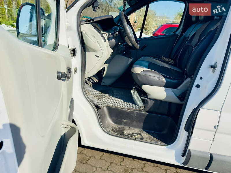 Минивэн Opel Vivaro 2006 в Львове