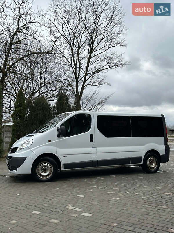 Мінівен Opel Vivaro 2008 в Самборі