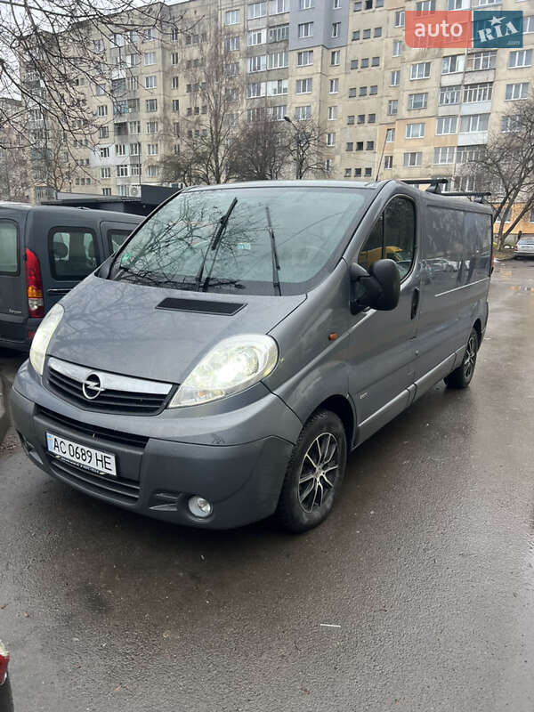 Грузовой фургон Opel Vivaro 2014 в Луцке
