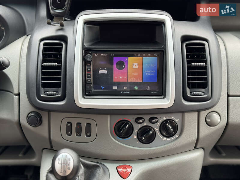 Минивэн Opel Vivaro 2014 в Черновцах