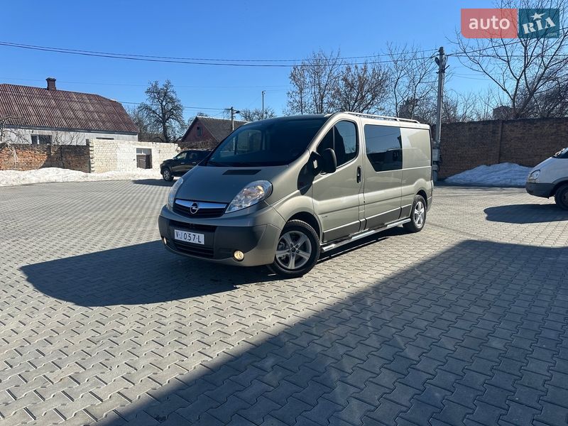Грузопассажирский фургон Opel Vivaro 2014 в Дубно