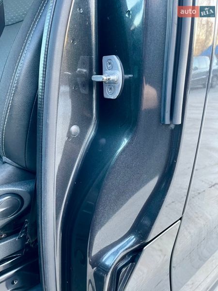 Грузопассажирский фургон Opel Vivaro 2015 в Млинове