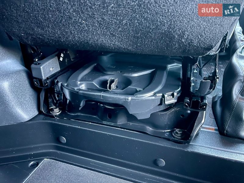 Грузопассажирский фургон Opel Vivaro 2015 в Млинове