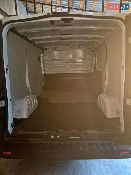 Вантажний фургон Opel Vivaro 2015 в Корсунь-Шевченківському