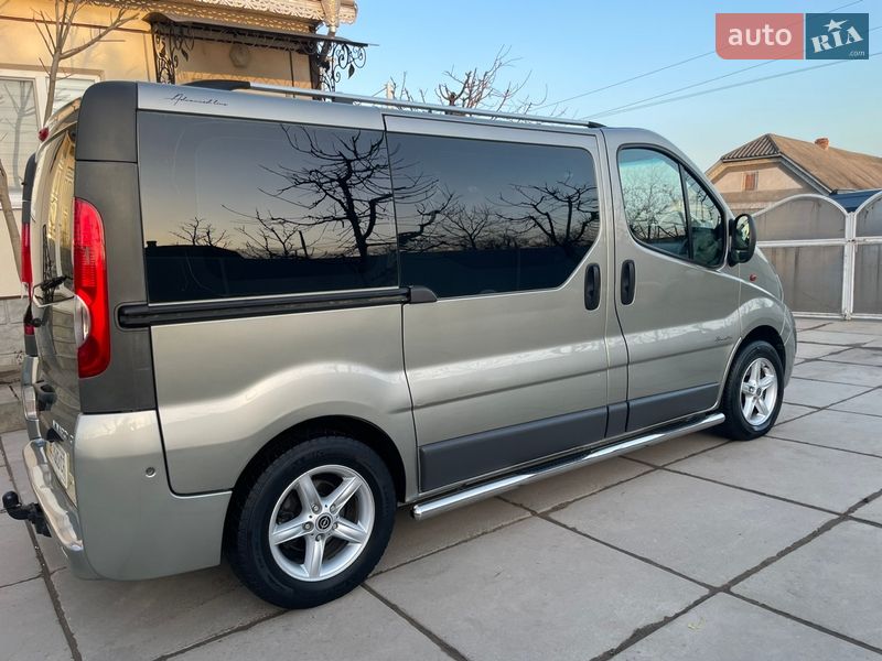 Минивэн Opel Vivaro 2010 в Хотине