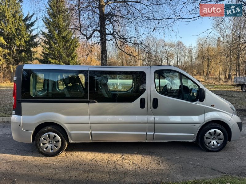 Минивэн Opel Vivaro 2011 в Луцке