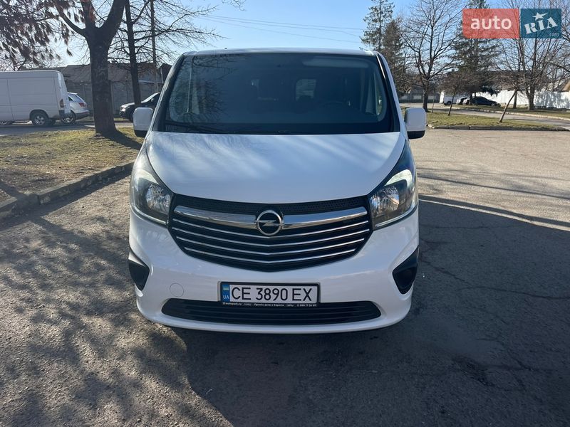 Минивэн Opel Vivaro 2017 в Черновцах