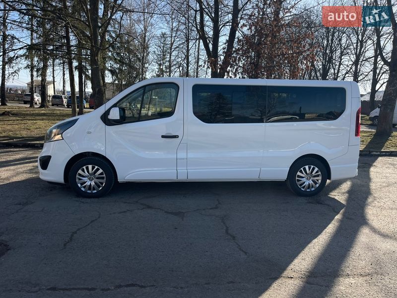 Минивэн Opel Vivaro 2017 в Черновцах
