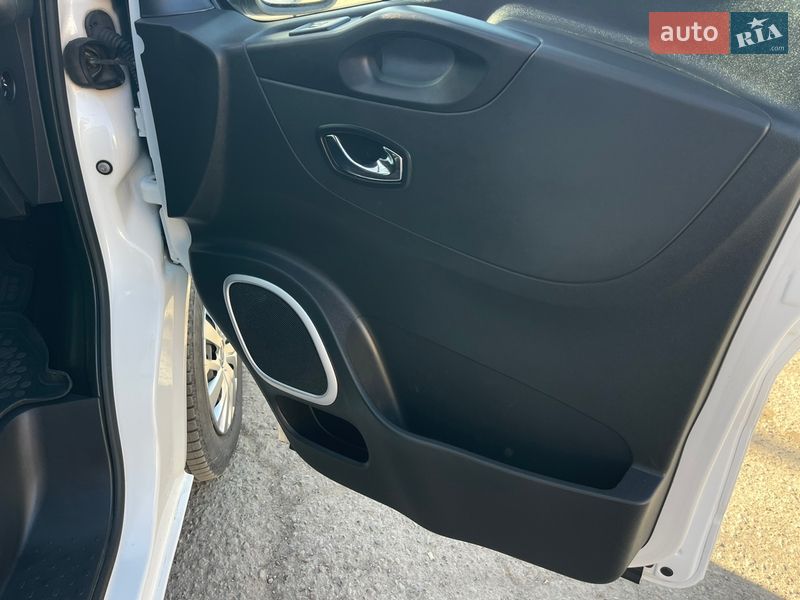 Минивэн Opel Vivaro 2017 в Черновцах