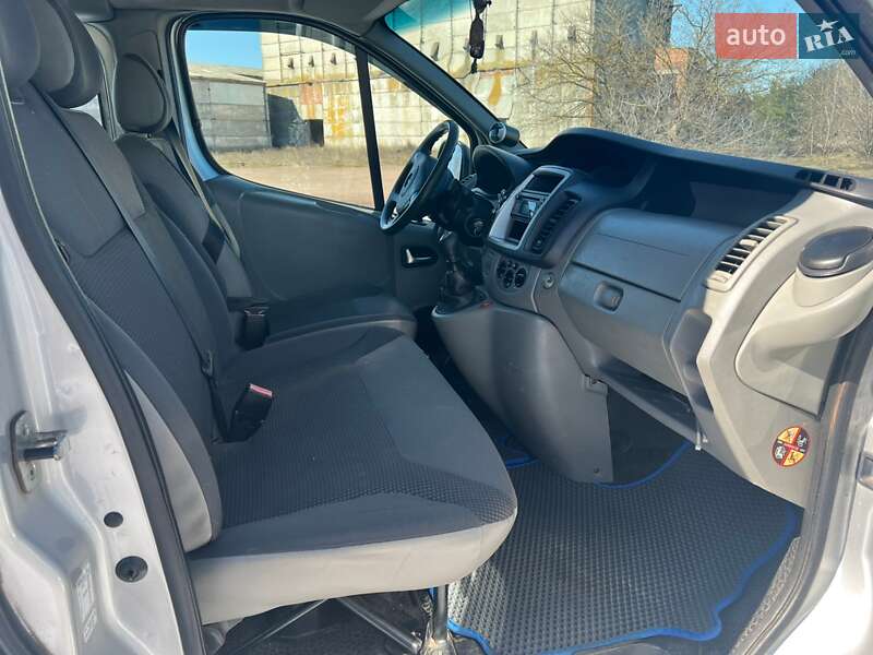 Минивэн Opel Vivaro 2014 в Чернигове