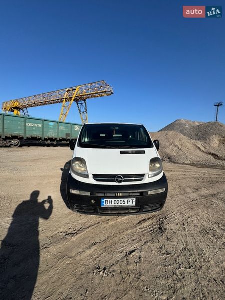Вантажний фургон Opel Vivaro 2001 в Одесі