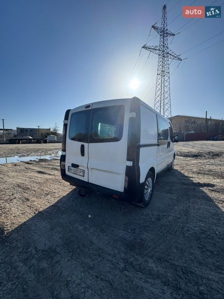 Вантажний фургон Opel Vivaro 2001 в Одесі