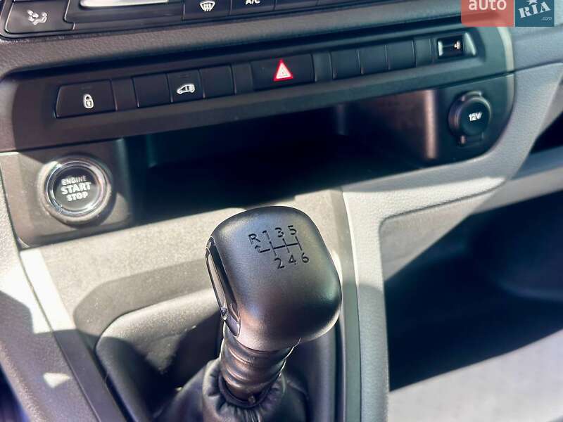 Вантажний фургон Opel Vivaro 2020 в Львові