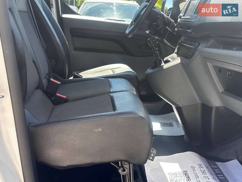 Вантажний фургон Opel Vivaro 2020 в Львові