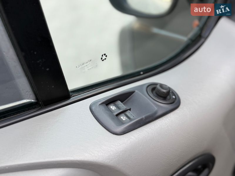 Минивэн Opel Vivaro 2004 в Хмельницком фото 24 Минивэн Opel Vivaro 2004 в Хмельницком