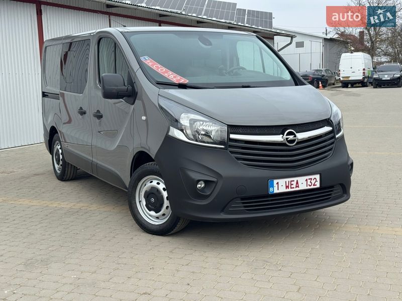 Грузопассажирский фургон Opel Vivaro 2017 в Коломые