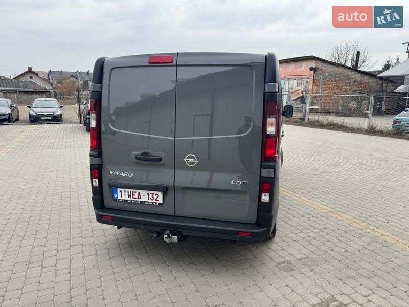 Грузопассажирский фургон Opel Vivaro 2017 в Коломые