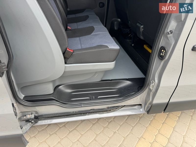 Грузопассажирский фургон Opel Vivaro 2017 в Коломые