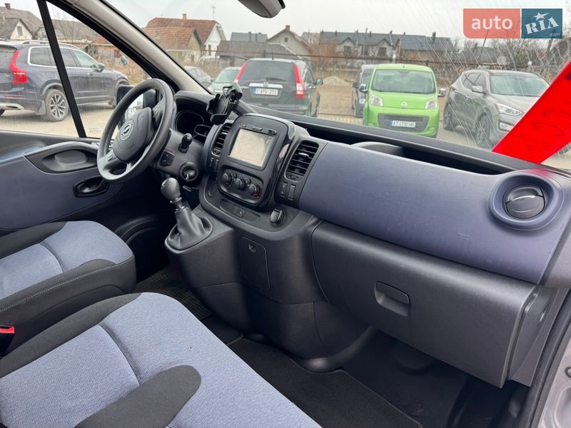 Грузопассажирский фургон Opel Vivaro 2017 в Коломые