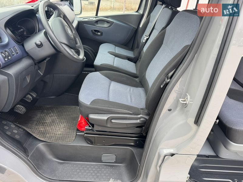 Грузопассажирский фургон Opel Vivaro 2017 в Коломые