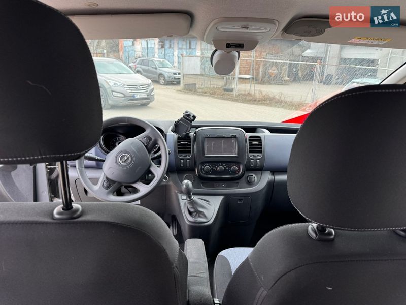 Грузопассажирский фургон Opel Vivaro 2017 в Коломые