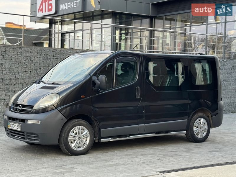 Мінівен Opel Vivaro 2003 в Луцьку