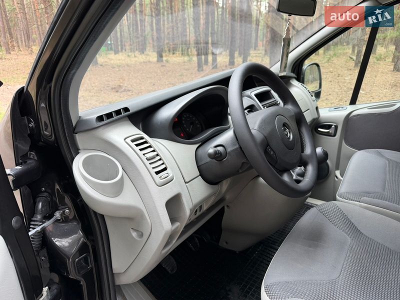 Минивэн Opel Vivaro 2014 в Киеве фото 9 Минивэн Opel Vivaro 2014 в Киеве