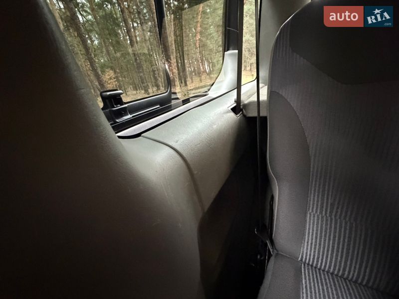 Минивэн Opel Vivaro 2014 в Киеве фото 45 Минивэн Opel Vivaro 2014 в Киеве