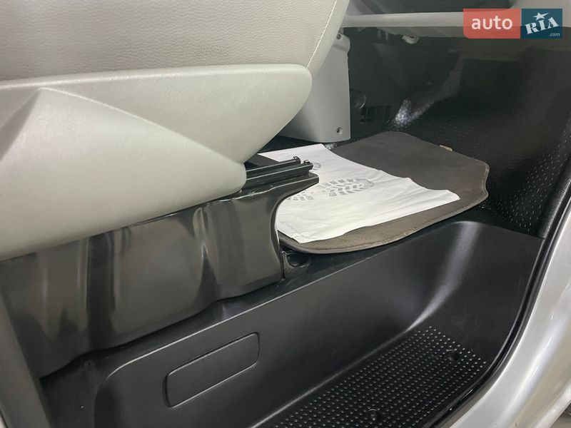 Мінівен Opel Vivaro 2012 в Стрию