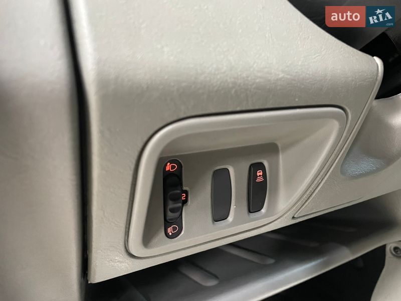 Мінівен Opel Vivaro 2012 в Стрию