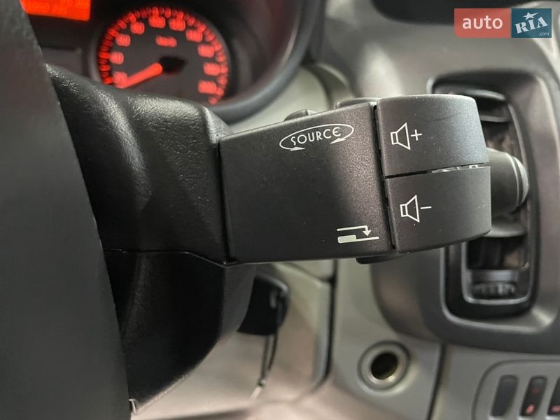 Мінівен Opel Vivaro 2012 в Стрию