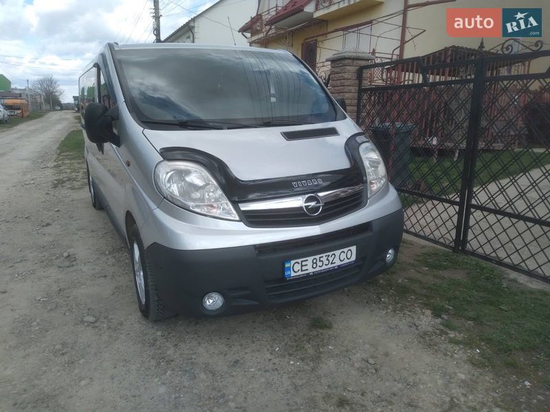 Opel Vivaro 2011