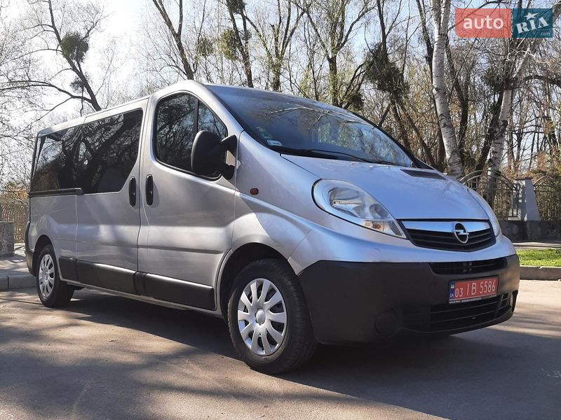 Мінівен Opel Vivaro 2011 в Полтаві