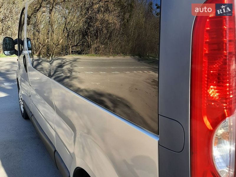 Мінівен Opel Vivaro 2011 в Полтаві