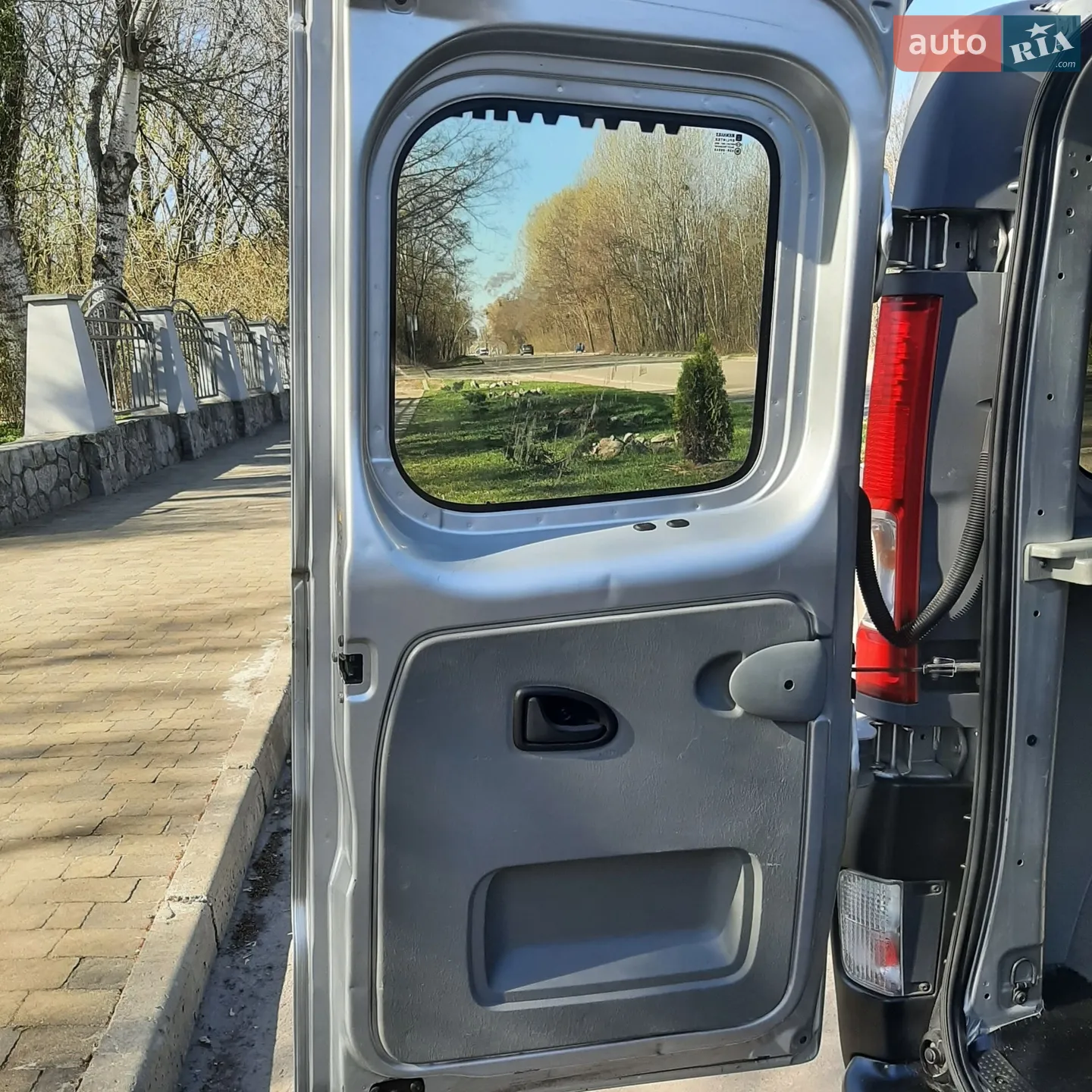 2011 Opel Vivaro - мініатюра 12
